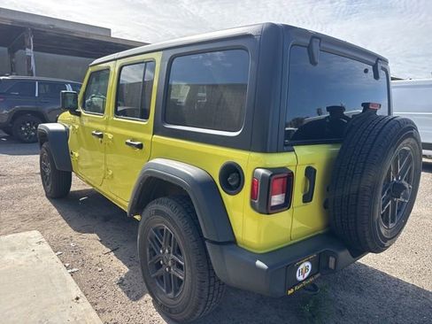 Used 2024 Jeep Wrangler Unlimited Sport AWD/4WD image 7