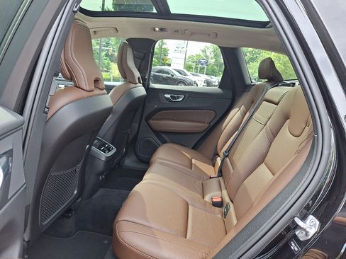 Used 2020 Volvo XC60 T5 Inscription w/ Protection Package Premier AWD/4WD image 10