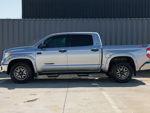 Used 2017 Toyota Tundra SR5 w/ SR5 Upgrade Package image 8