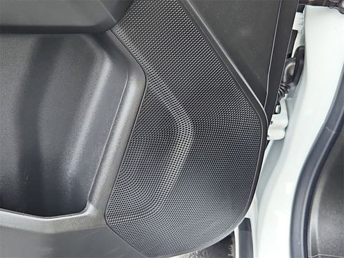 Used 2025 Chevrolet Colorado Trail Boss w/ Off-Road Front Bumper Package image 12