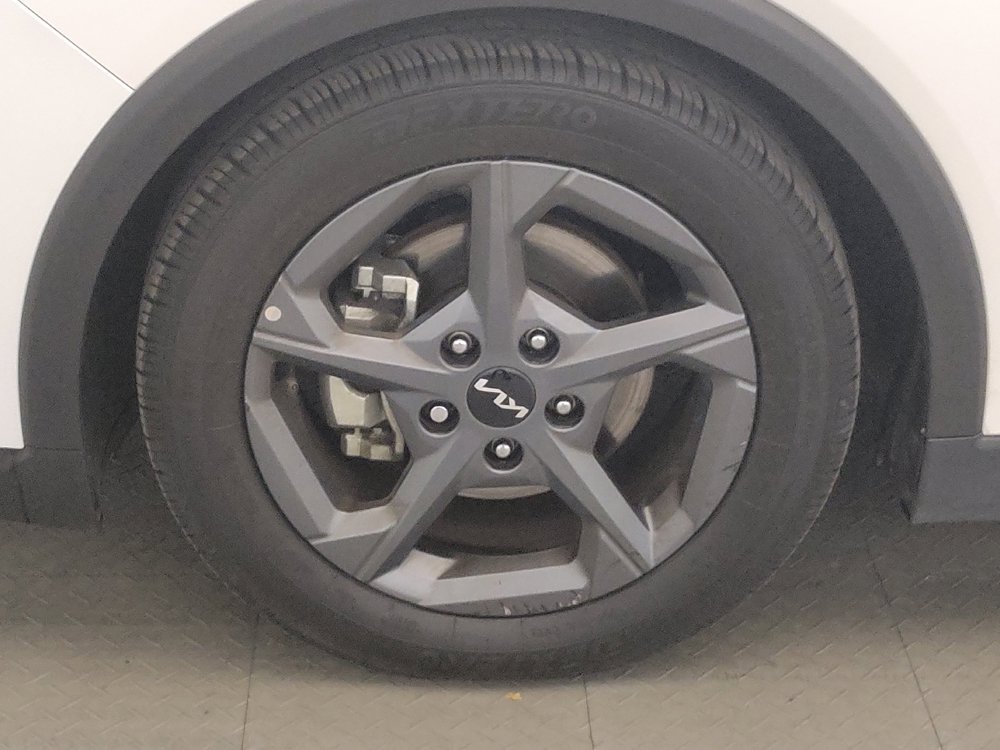 Used 2025 Kia K4 FWD image 31