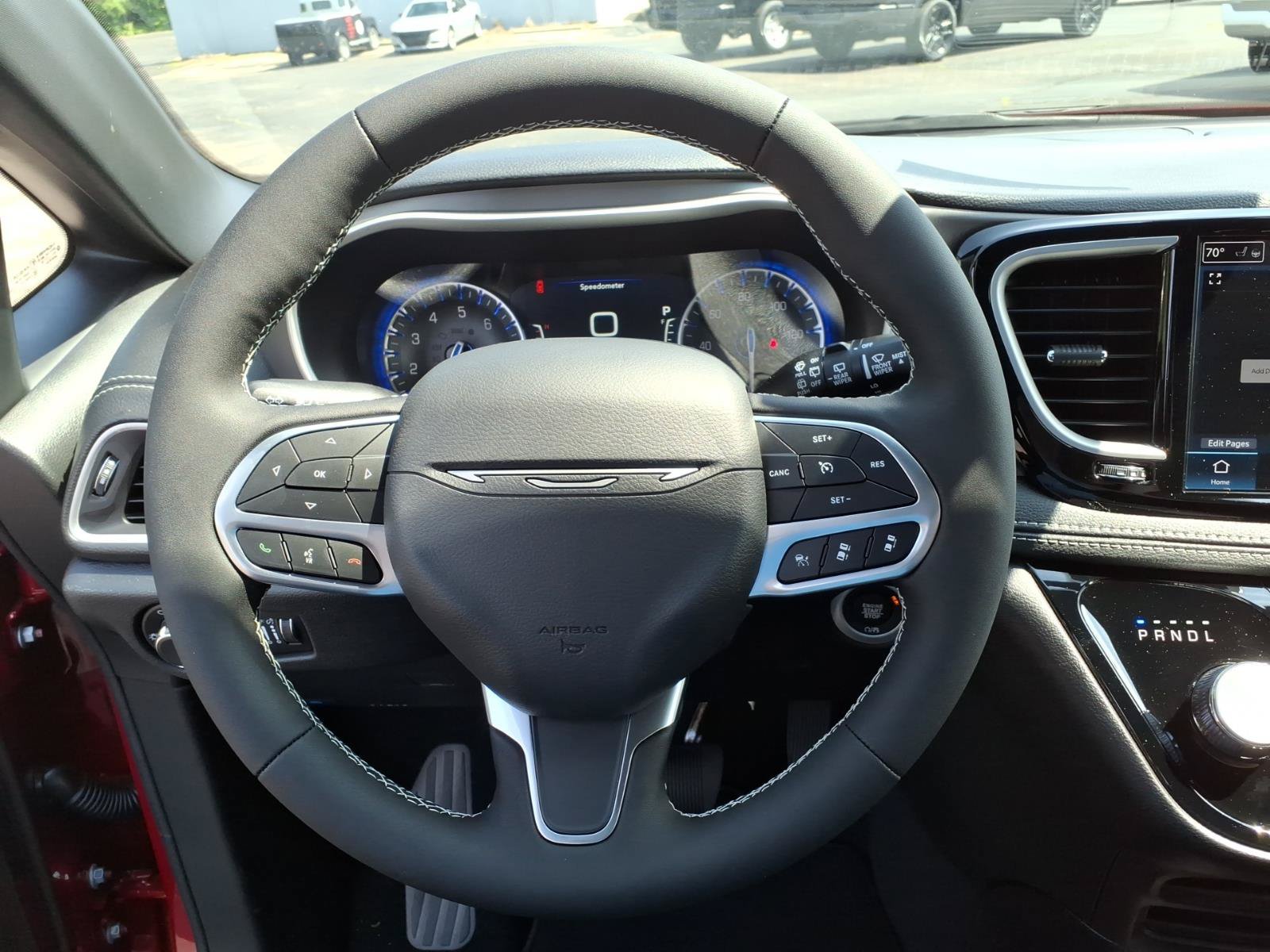 New 2027 Chrysler Pacifica Select FWD image 18