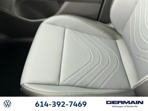 New 2026 Volkswagen Tiguan SE image 28