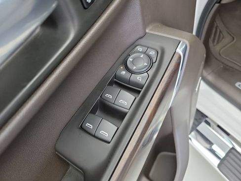 Used 2020 GMC Sierra 1500 SLT RWD image 20