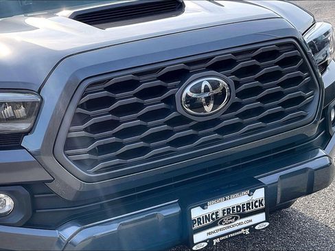 Used 2022 Toyota Tacoma TRD Sport w/ Technology Package AWD/4WD image 29