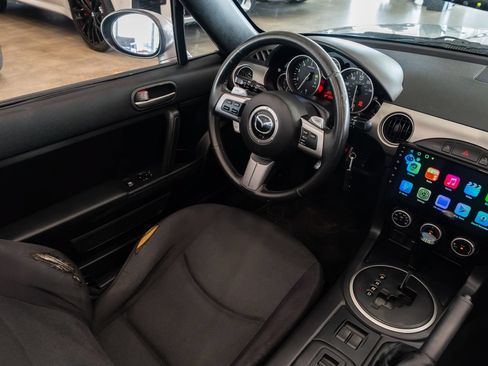 Used 2010 MAZDA MX-5 Miata Touring RWD image 11