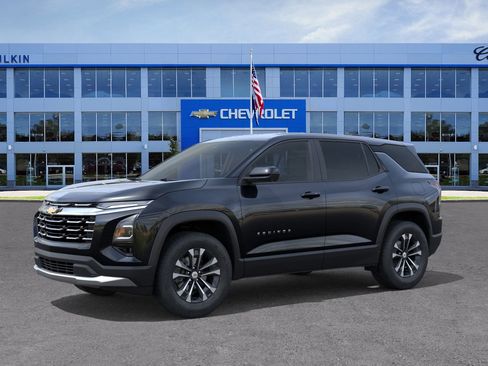 New 2026 Chevrolet Equinox LT image 2