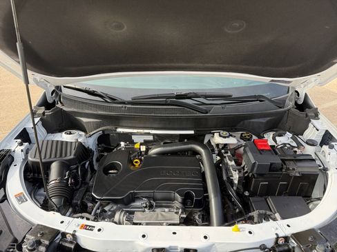 Used 2025 Chevrolet Equinox LT image 32