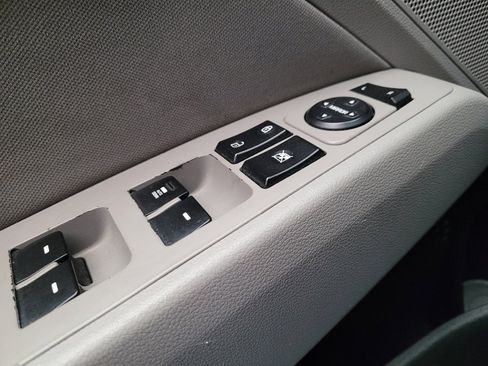 Used 2020 Hyundai Elantra SEL FWD image 27
