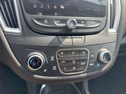 Used 2025 Chevrolet Malibu LT FWD image 34