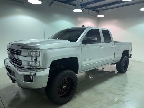 Used 2015 Chevrolet Silverado 2500 LTZ w/ LTZ Plus Package image 3