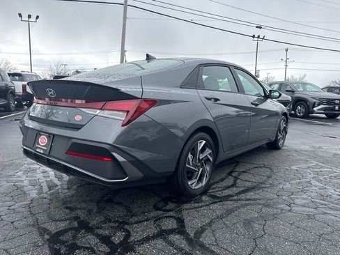 Used 2025 Hyundai Elantra Sport FWD image 6