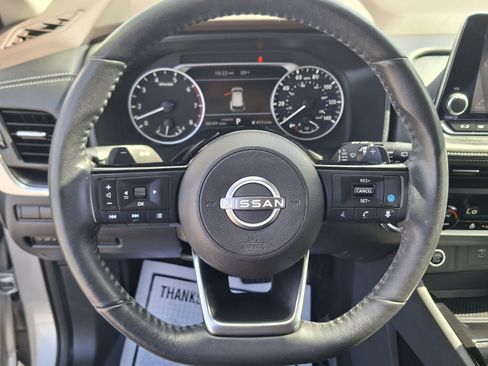 Used 2023 Nissan Rogue SV w/ SV Premium B Package FWD image 11