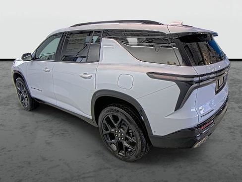 New 2026 Chevrolet Traverse RS w/ LPO, Floor Liner Package FWD image 11