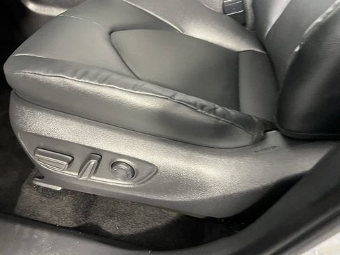 Used 2025 Toyota Grand Highlander AWD image 24