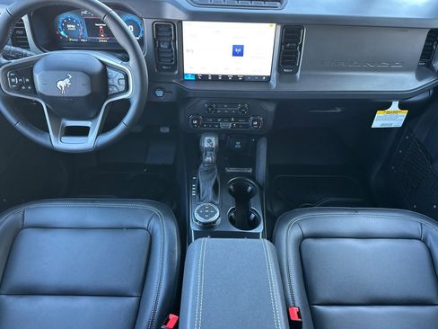 New 2025 Ford Bronco Badlands w/ Sasquatch Package image 13