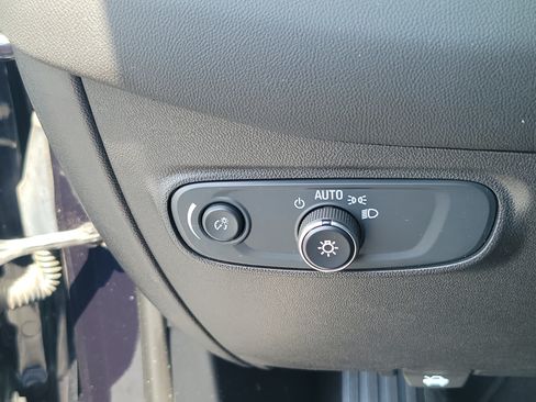 Used 2020 Chevrolet Equinox LS w/ LS Convenience Package AWD/4WD image 19