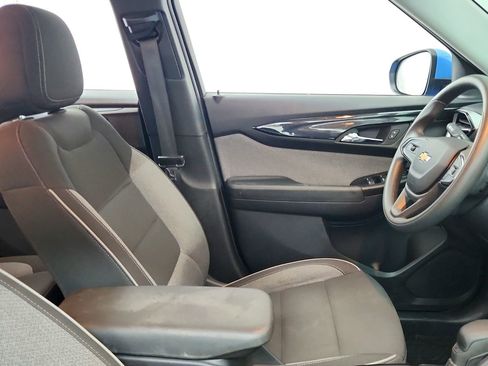 Used 2024 Chevrolet TrailBlazer LT FWD image 29