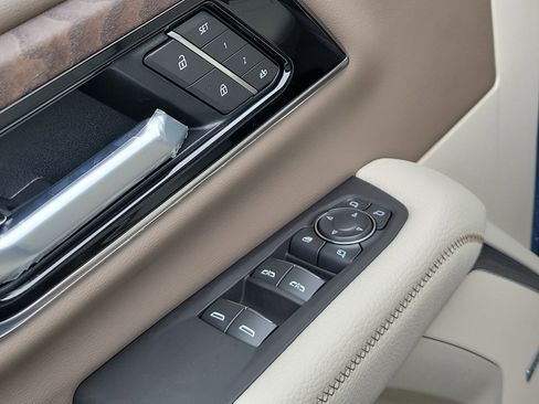 New 2026 GMC Yukon XL Denali w/ Sun & Power Step Package AWD/4WD image 18