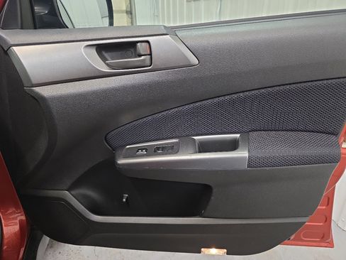 Used 2011 Subaru Forester 2.5X w/ Alloy Wheel Value Pkg image 46