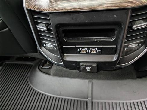 Used 2020 RAM 1500 Laramie AWD/4WD image 15