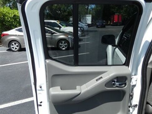 Used 2016 Nissan Frontier SV AWD/4WD image 43