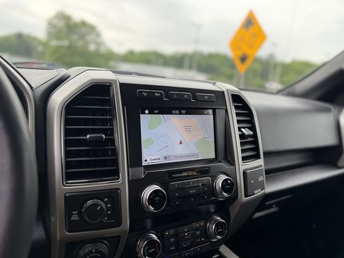 Used 2019 Ford F150 Lariat w/ Equipment Group 502A Luxury AWD/4WD image 16