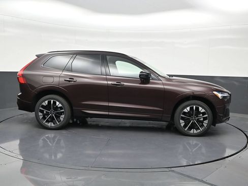 Used 2026 Volvo XC60 B5 Plus AWD/4WD image 7