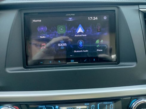 Used 2015 Toyota Highlander XLE FWD image 33