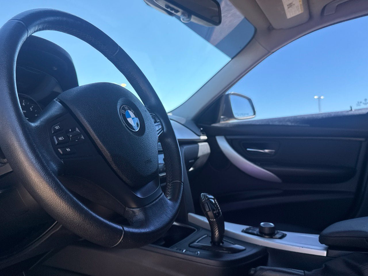 Used 2018 BMW 320i xDrive Sedan AWD/4WD image 40