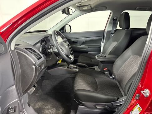 Used 2024 Mitsubishi Outlander Sport LE image 11