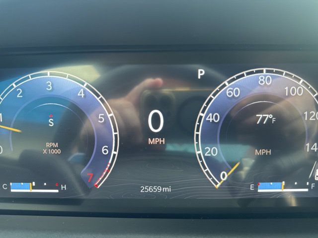 Used 2023 Jeep Grand Cherokee Altitude AWD/4WD image 12