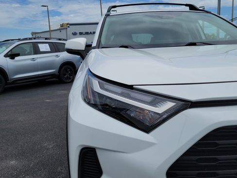 Used 2025 Toyota RAV4 XLE AWD/4WD image 7