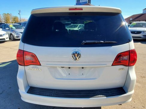 Used 2012 Volkswagen Routan SEL image 8