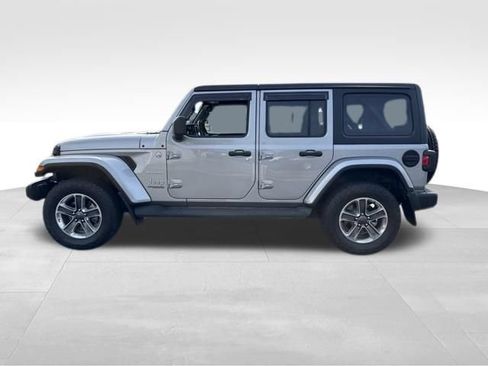 Used 2020 Jeep Wrangler Unlimited Sahara w/ Cold Weather Group AWD/4WD image 12