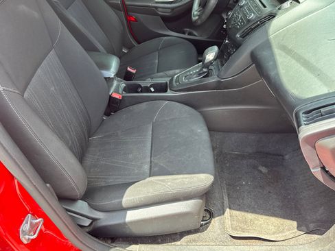 Used 2017 Ford Focus SE FWD image 12