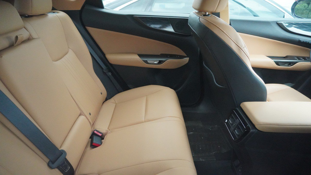 Certified 2025 Lexus NX 250 FWD w/ Towing Package (2000 Lbs) image 14