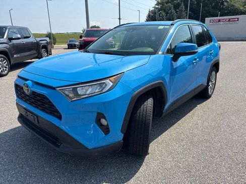 Used 2019 Toyota RAV4 XLE Premium w/ Cold Weather Package AWD/4WD image 2