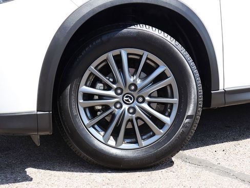 Used 2019 MAZDA CX-5 Touring FWD image 5