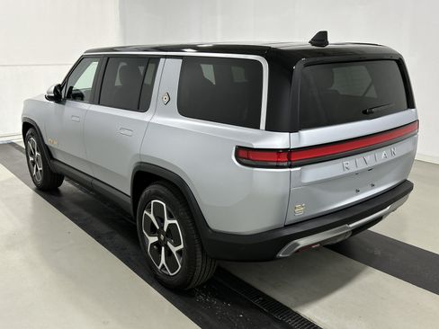 Used 2024 Rivian R1S Adventure AWD/4WD image 3