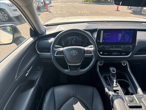 Used 2024 Toyota Grand Highlander XLE image 16