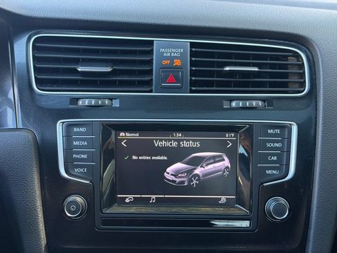 Used 2015 Volkswagen GTI SE FWD image 17