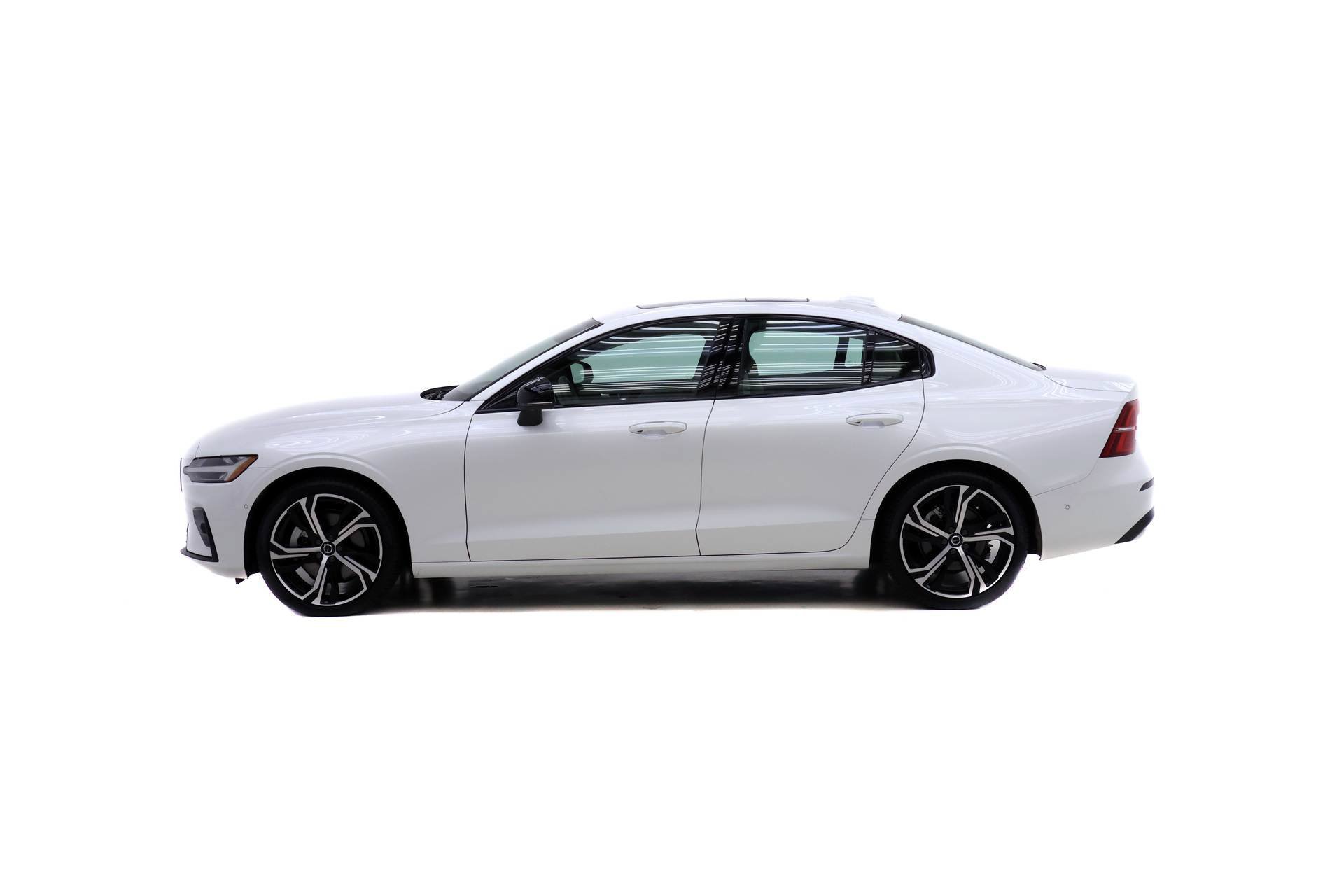 Used 2024 Volvo S60 B5 Plus FWD image 3