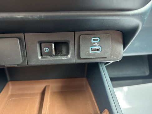 Used 2023 Ford Maverick Lariat w/ Lariat Luxury Package image 22