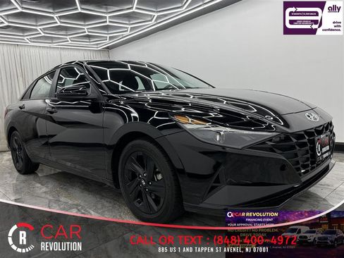 Used 2023 Hyundai Elantra SEL image 1