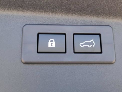 Used 2026 Subaru Outback Limited AWD/4WD image 11