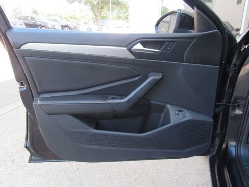 Used 2023 Volkswagen Jetta Sport image 11