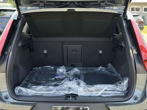 New 2026 Volvo XC40 B4 Plus w/ Climate Package image 13