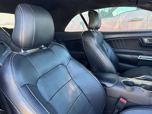 Used 2015 Ford Mustang Premium image 9