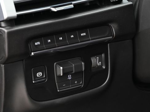Used 2026 Cadillac Escalade Luxury AWD/4WD image 31